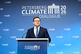 Carsten Schneider am Rednerpult