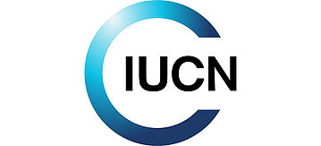 Wortbildmarke, Schriftzug IUCN in einem blauen Halbkreis