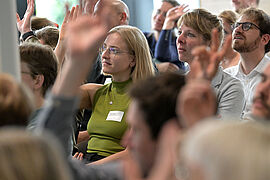 Publikum stellt aktiv Fragen beim 11. Vernetzungstreffen 