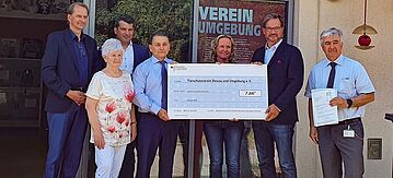 Parlamentarischer Staatssekretär Pronold übergibt Coronahilfe an Tierschutzverein in Dessau-Roßlau