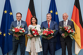 Bundesumweltminister Carsten Schneider, die Parlamentarische Staatssekretärin Rita Schwarzelühr-Sutter, der Parlamentarische Staatssekretärs Carsten Träger und der Staatssekretär Jochen Flasbarth (von links nach rechts) 