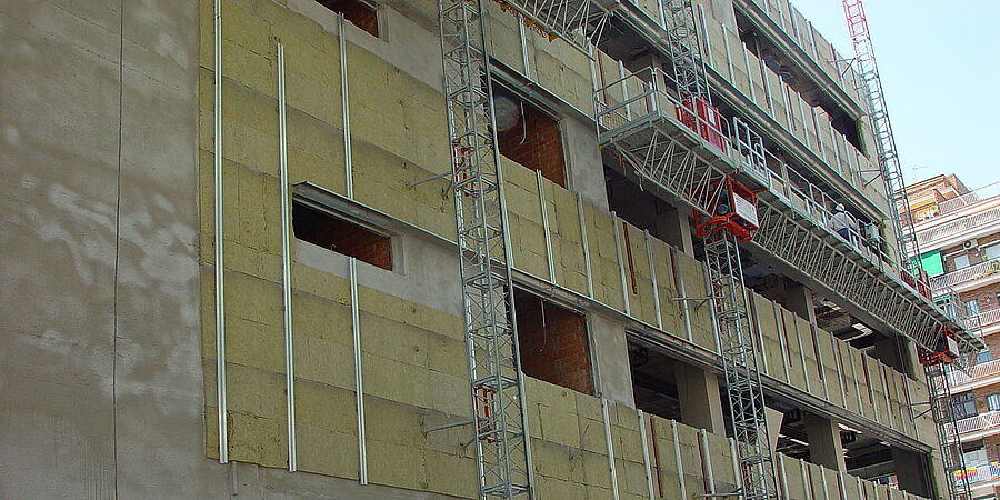 Fassade, die gedämmt wird