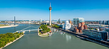 Panoramaaufnahme der Rheinmetropole Düsseldorf.