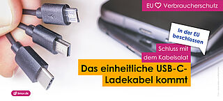 Foto: Mobiltelefon-Anschluss und 3 verschienede Kabelanschlüsse