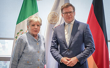 Alicia Bárcena Ibarra und Carsten Schneider. Weitere Informationen siehe Bildunterschrift