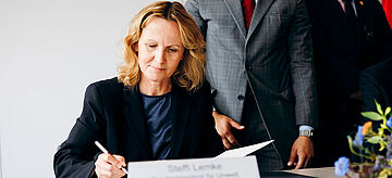 Steffi Lemke unterzeichnet Klima- und Energiepartnerschaft zwischen Deutschland und Kolumbien
