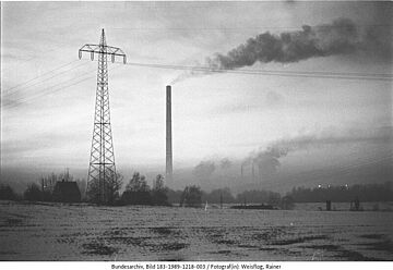 Bei Karl-Marx-Stadt, Smog. Weitere Informationen siehe Bildunterschrift