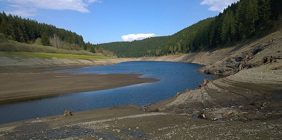 Talsperre bei Niedrigwasser