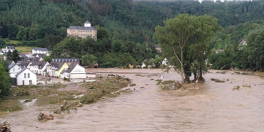 Ein überschwemmtes Dorf