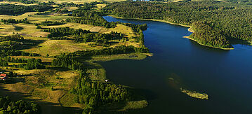 Luftaufnahme einer Seelandschaft