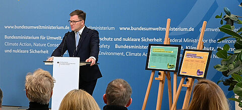 Carsten Schneider am Rednerpult