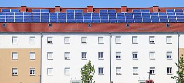 Mehrfamilienhäuser mit Solaranlagen