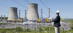 Kernkraftwerk mit Ingenieur