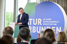 Carsten Schneider auf der Bühne