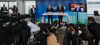 Bundesumweltminister Carsten Schneider und Murat Kurum, Minister der designierten COP31-Präsidentschaft Türkei