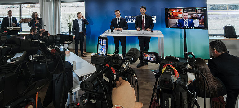 Bundesumweltminister Carsten Schneider und Murat Kurum, Minister der designierten COP31-Präsidentschaft Türkei