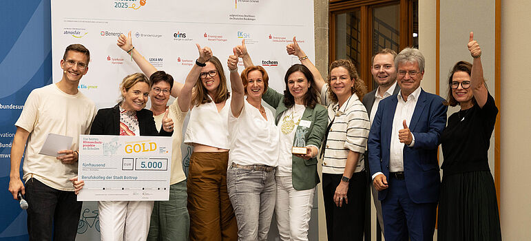Energiesparmeister 2025 Gewinner Energiesparmeister 2025 auf der Bühne