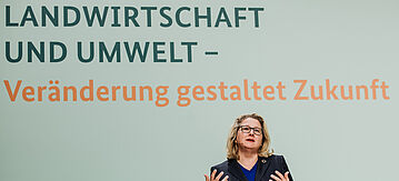 Svenja Schulze hält eine Rede beim Agrarkongress