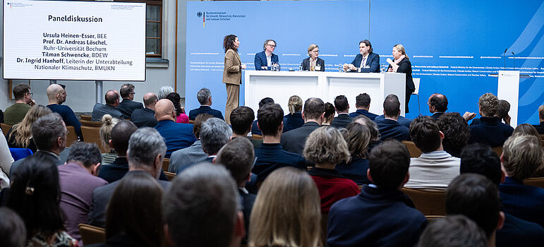 Paneldiskussion und Publikum