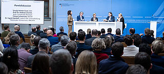 Paneldiskussion und Publikum