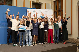 Gewinner des 2. Platzes - Goethe-Gymnasium Lichterfelde in Berlin auf der Bühne