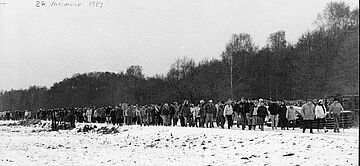 Protestmarsch zum Specker Horst am 26. November 1989. Weitere Informationen siehe Bildunterschrift
