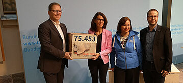 Gruppenbild mit Rita Schwarzelühr-Sutter 