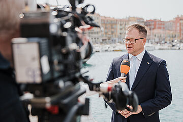 Carsten Schneider. Weitere Informationen siehe Bildunterschrift