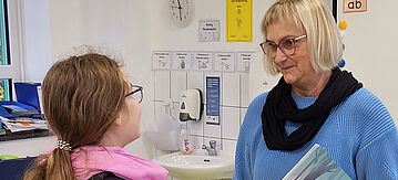 Dr. Bettina Hoffmann zum Bundesweiten Vorlesetag in einer Schule