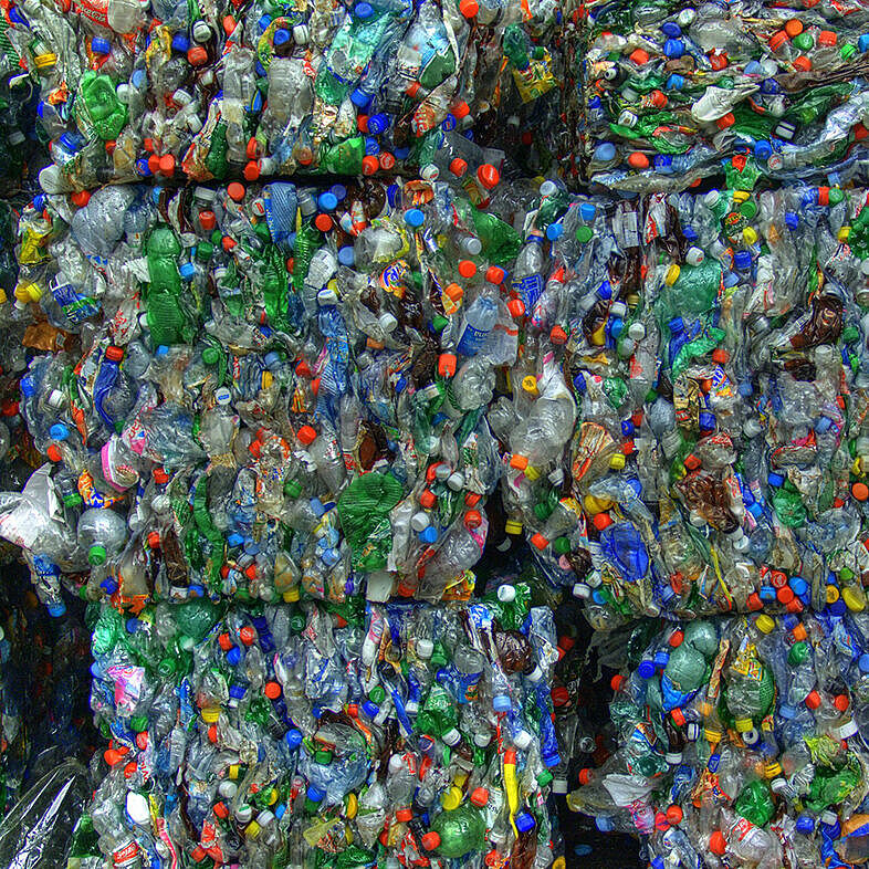 Entsorgte Plastikflaschen