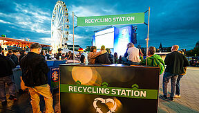 Recyclingstation in der EM-Fan-Zone Hamburg 2024