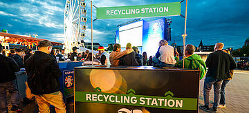 Recyclingstation in der EM-Fan-Zone Hamburg 2024