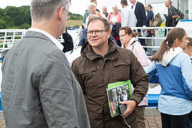 Carsten Schneider fährt mit der Weißen Flotte nach Baabe