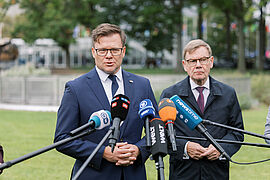 Carsten Schneider ist mit Außenminister Johann Wadephul in New York
