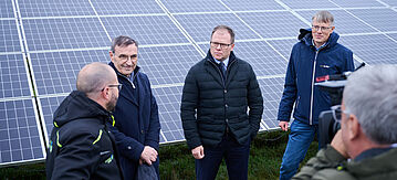 Presseexkursion zu Erneuerbare Energien mit BM Schneider