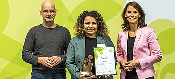 Preisträgerin und Preisträger mit Rita Schwarzelühr-Sutter