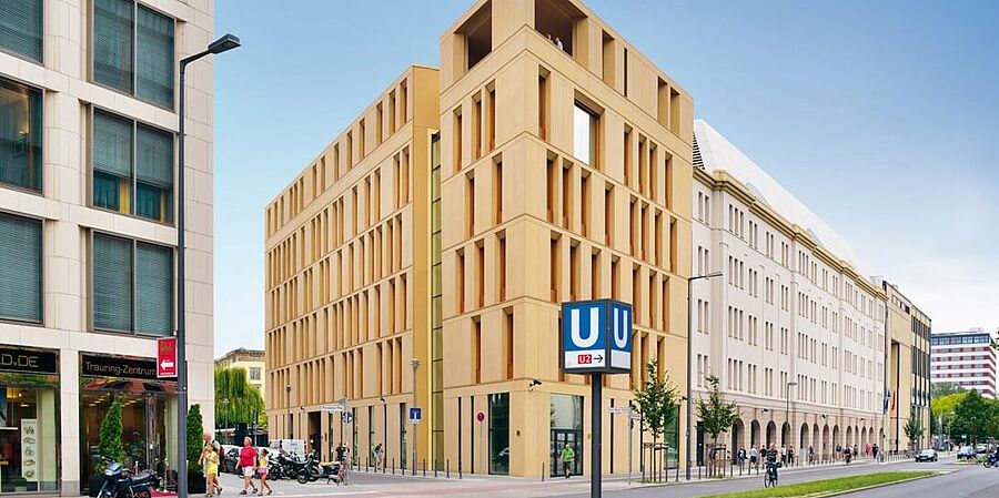 Straßenansicht des Bundesumweltministeriums am Potsdamer Platz