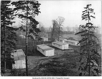 Erholungslandschaft oder Nationalpark? Urlaubsdörfer der Gewerkschaft an der Müritz, 1962. Weitere Informationen siehe Bildunterschrift
