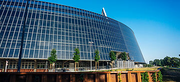 Weser Stadium Westkurve mit Solarpanelen