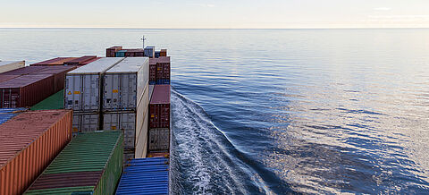 Containerschiff auf der Ostsee