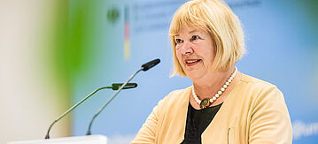 Bettina Hagedorn am Rednerpult