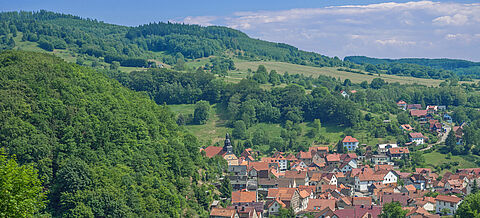 Idyllisches Dorf im Thüringer Wald in der Nähe von Bad Liebenstein