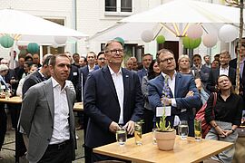 Ex-Fußballnationalspieler Philipp Lahm, NABU-Präsident Jörg-Andreas Krüger und Bundesminister Carsten Schneider (von links nach rechts)