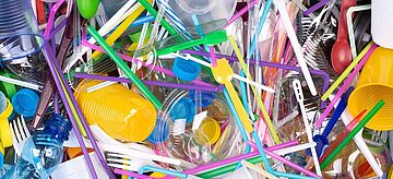 Plastikgeschirr