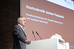 Jochen Flasbarth am Podium