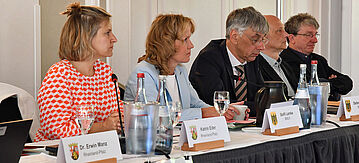 Personen bei der Pressekonferenz