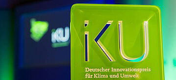 Pokal für Deutscher Innovationspreis für Klima und Umwelt.