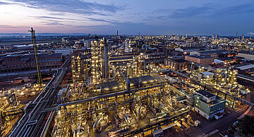 Nachtaufnahme: Werksgelände BASF, Verbundstandort Ludwigshafen
